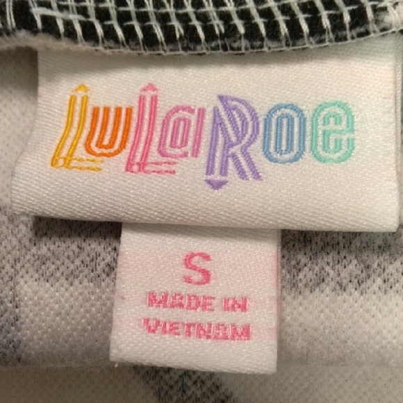 Geometric Black and White Skirt - Picture 3 of 5